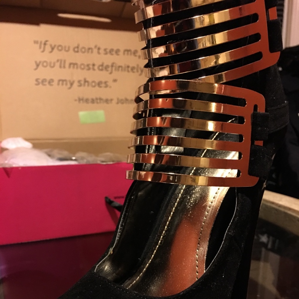 Sheik Black platforms with gold strap